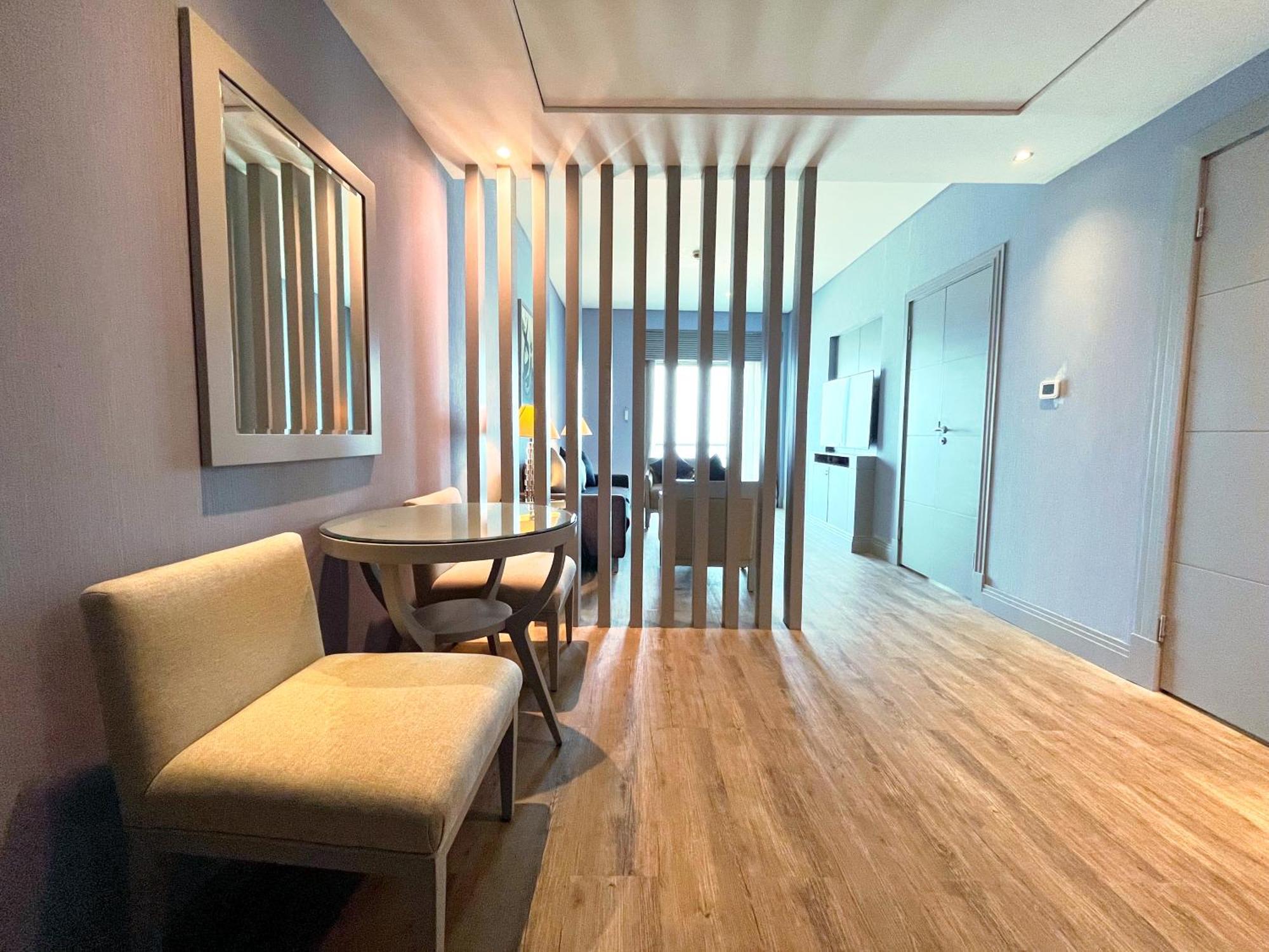 ホテル ソフィテル アル コバール ザ コーニッシュ アル・コバール エクステリア 写真 A suite at the hotel