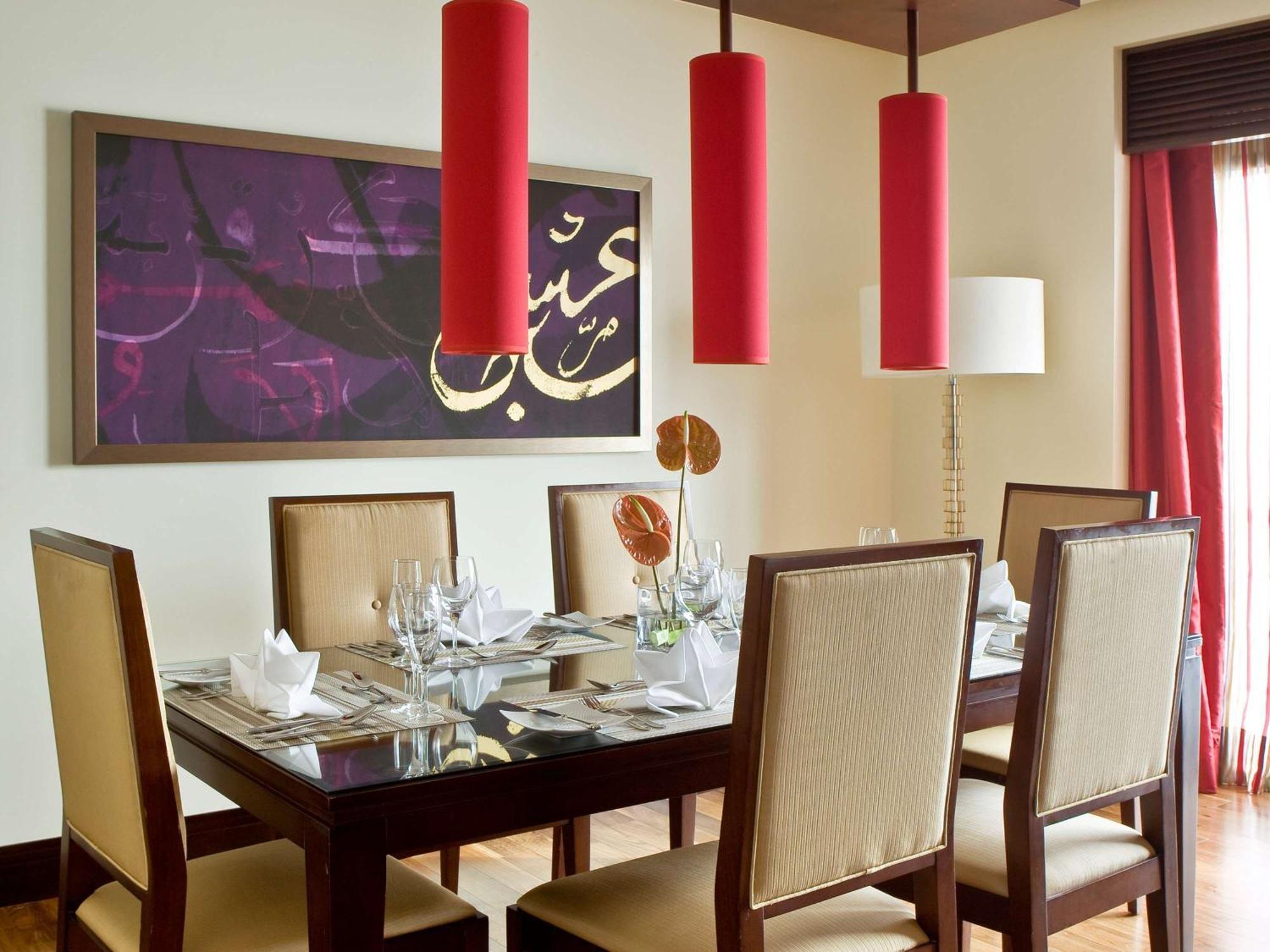 ホテル ソフィテル アル コバール ザ コーニッシュ アル・コバール エクステリア 写真 A dining room