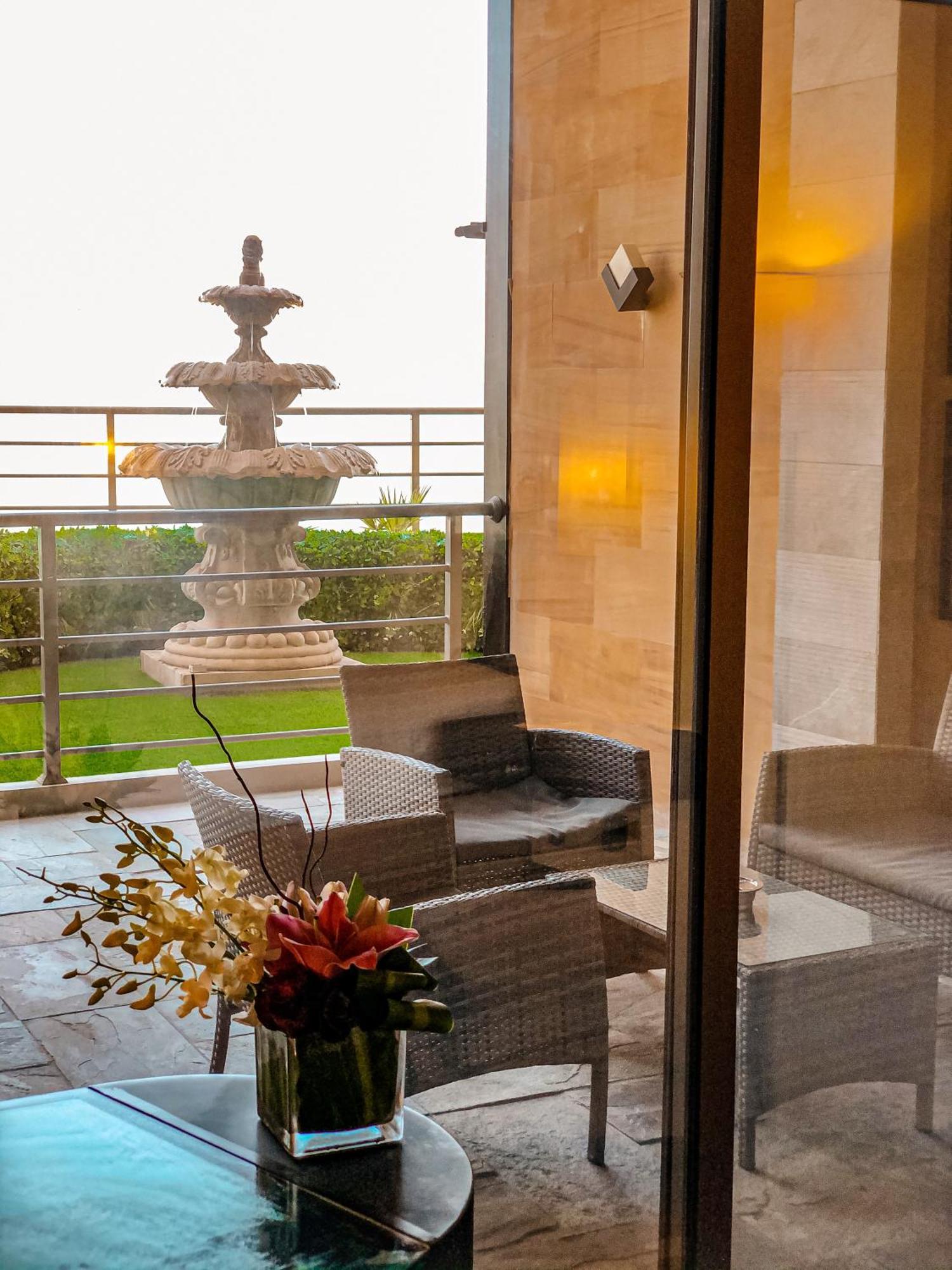 ホテル ソフィテル アル コバール ザ コーニッシュ アル・コバール エクステリア 写真 Fountain at the hotel