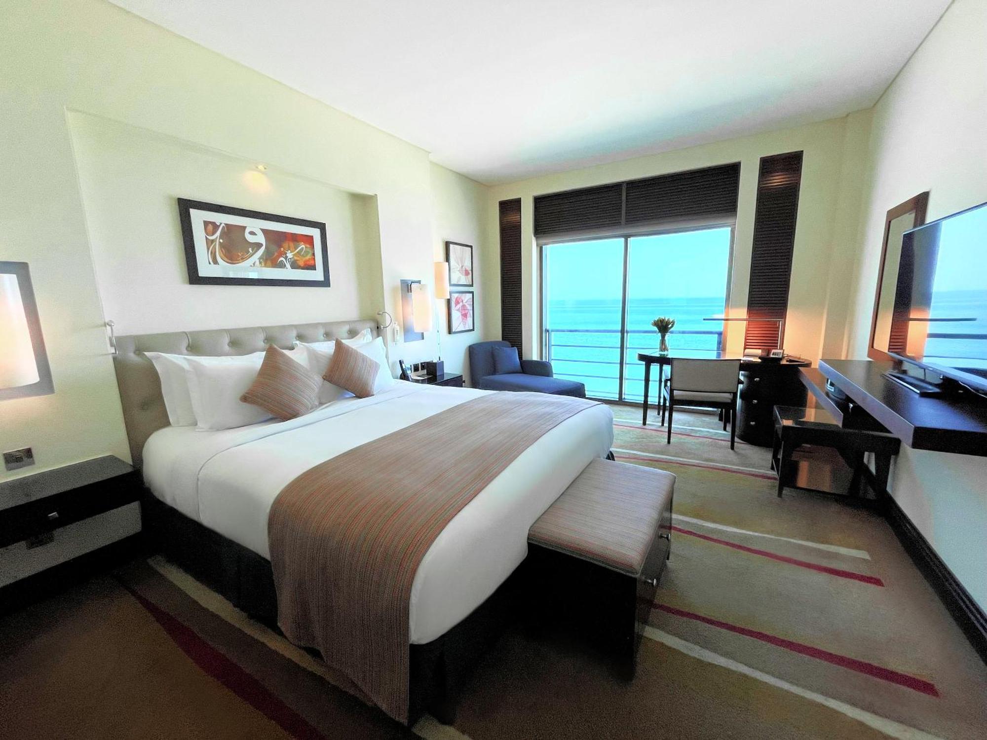 ホテル ソフィテル アル コバール ザ コーニッシュ アル・コバール エクステリア 写真 A guest room at the hotel